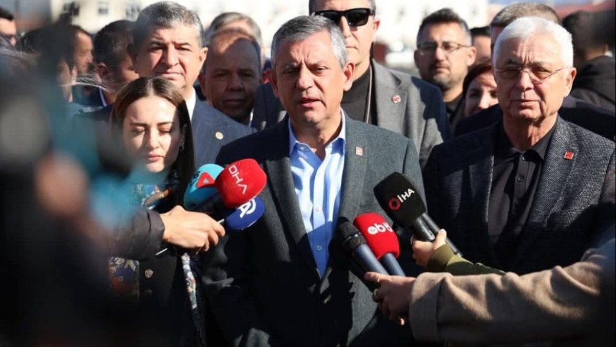 CHP lideri Özel, Muhittin Böcek'i cezaevinde ziyaret etti: Tek başına hücrede kalması hayati risk taşıyor