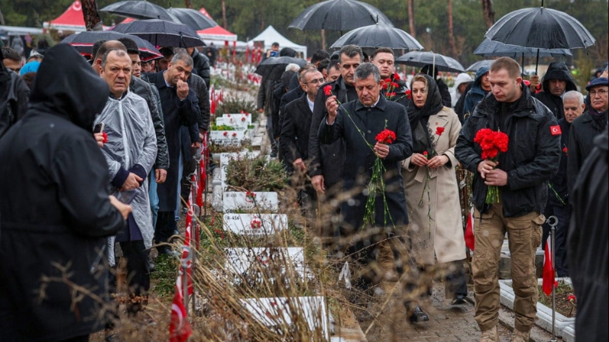 ‘Mehmetçik enkazdan 35 bin kişiyi kurtarabilirdi’