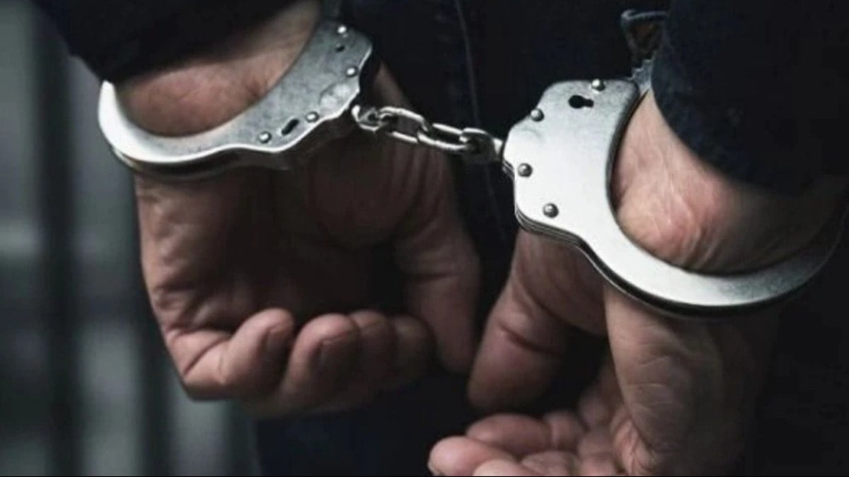 Şizofreni hastası, anne ve anneannesini rehin aldı!