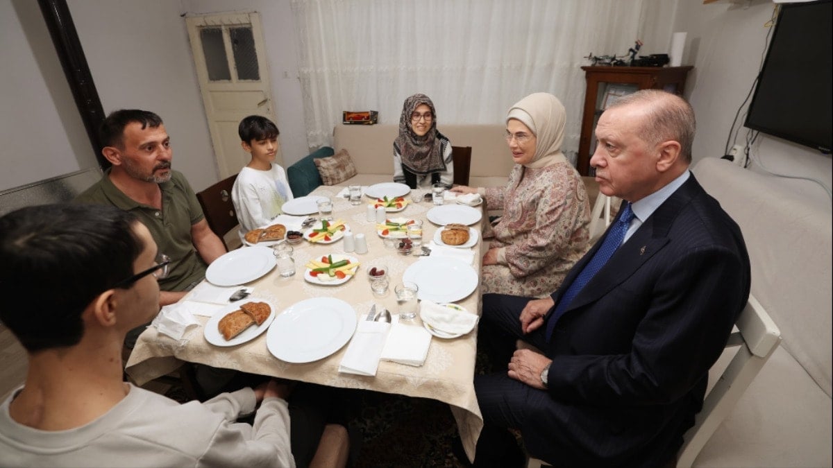 Erdoğan'ın iftar ziyaretinde, sobalı ev detayı dikkat çekti: Bakanın sözleri akıllara geldi