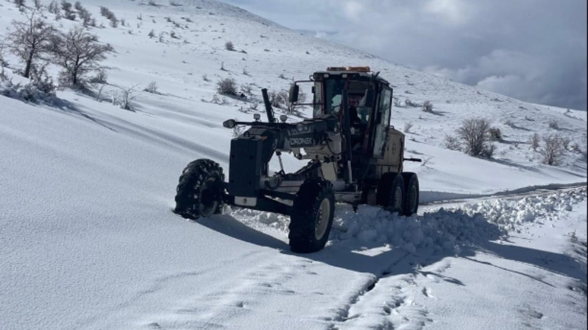 Elazığ'da 39 köy yolu yeniden ulaşıma açıldı