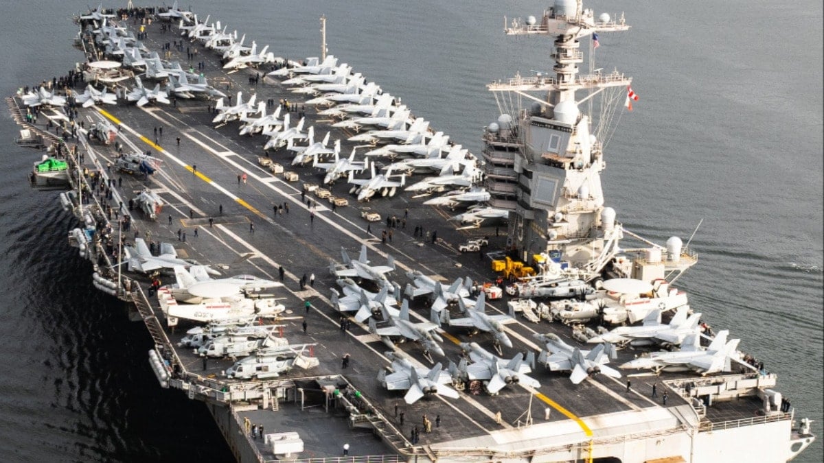 Savaş vakti yaklaşırken, İranlıların telefonlarına esrarengiz bir mesaj geldi