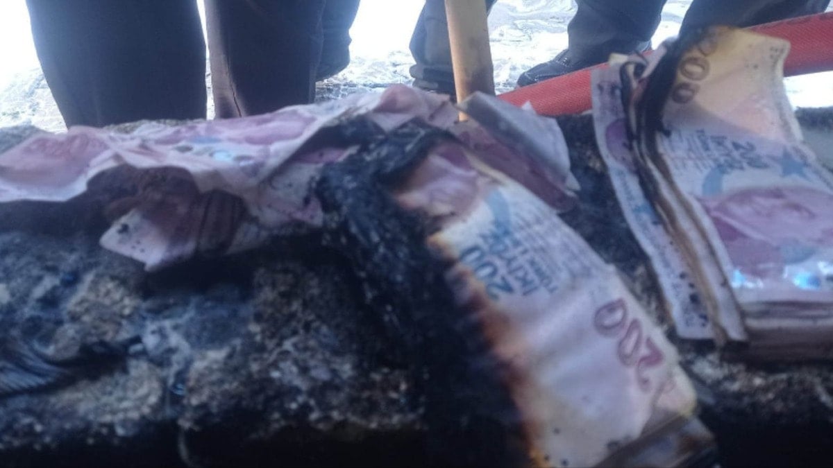 Yanan evde acı sürpriz: 183 bin lira küle döndü