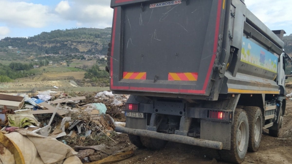 Mersin'de ormanlık alana çöp döken belediyeye 4.6 milyon lira ceza