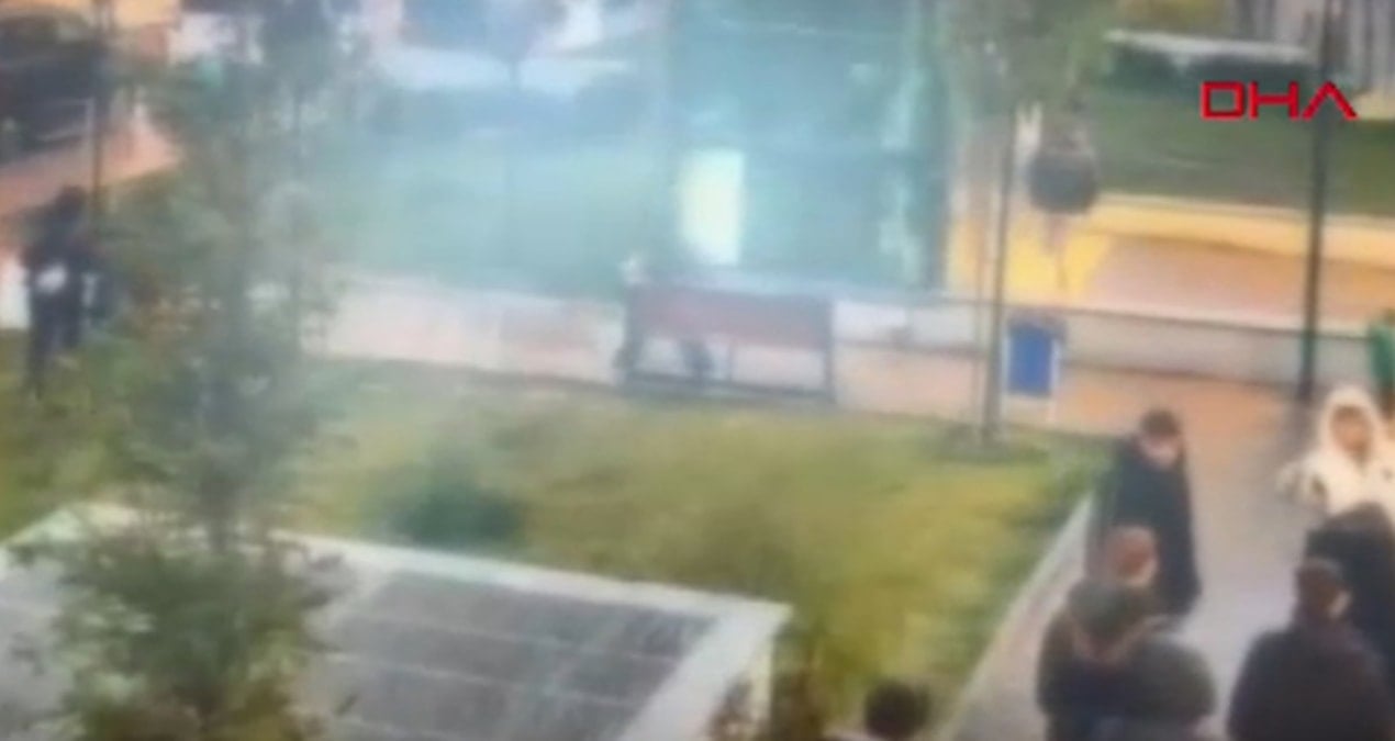 İstanbul'da metro çıkışında dehşet: Dayak yiyen çocuğu kurtarmak isterken defalarca bıçaklandı