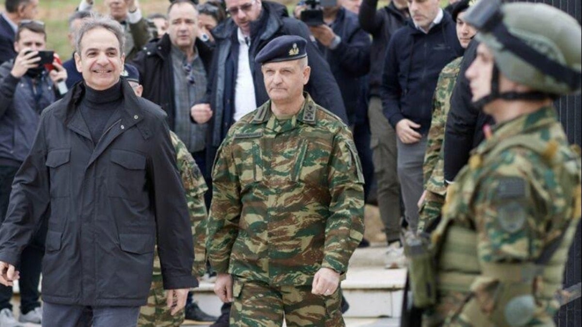 Yunan Başbakan Türkiye sınırında karakolları gezdi