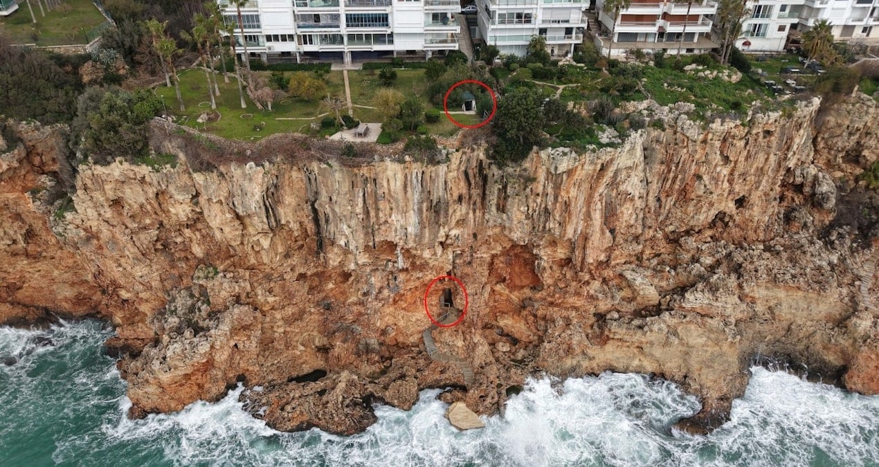 Ağızları açık bıraktıran kaçak yapı... Belediye harekete geçti