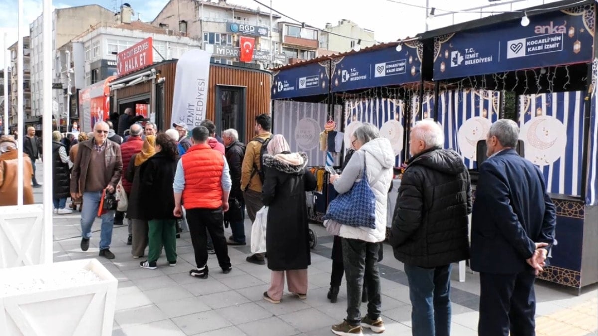 Ucuz et kuyruğuna giren emeklilerden "Hükümet değişmeli" yanıtı