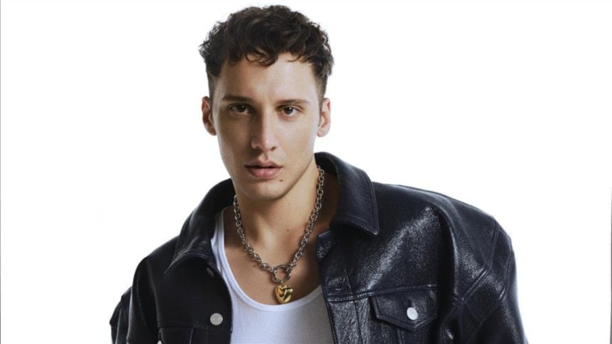 Ünlü şarkıcı Edis hakkında yakalama kararı