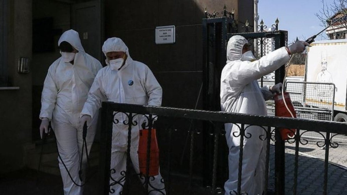 Hastalık ekipleri harekete geçirdi, 11 mahalle karantinaya alındı