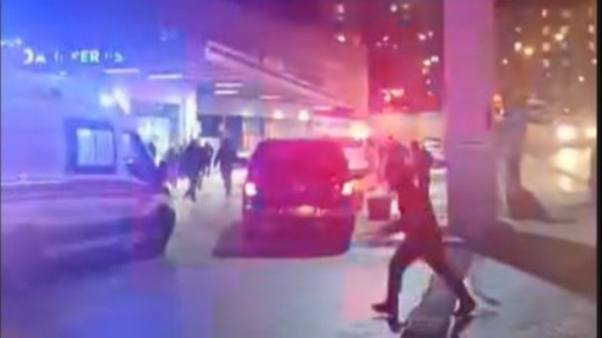 Hastane önünde panik anları: Havaya ateş açtı, gözaltına alındı