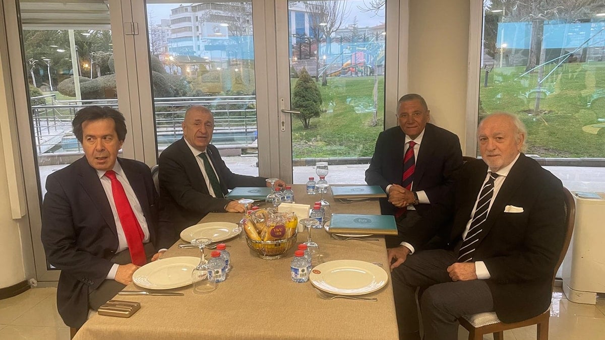 Merkez sağda sürpriz buluşma