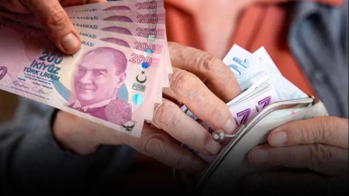 Milyonlarca emeklinin gözü bu haberde! Bayram ikramiyesi tutarı ne zaman açıklanacak?