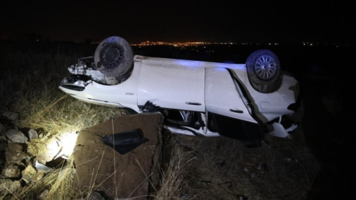 Yasak aşk yaşadığı kadının kocası tarafından kovalandı, aracıyla ters takla attı 