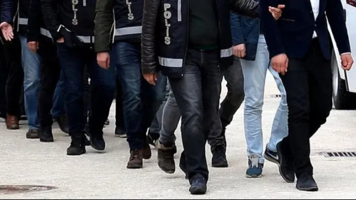 FETÖ'nün jandarma mahrem yapılanmasına operasyon: 10 gözaltı