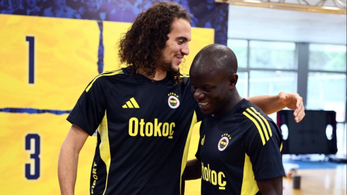 N'Golo Kante ayağının tozuyla sahaya indi