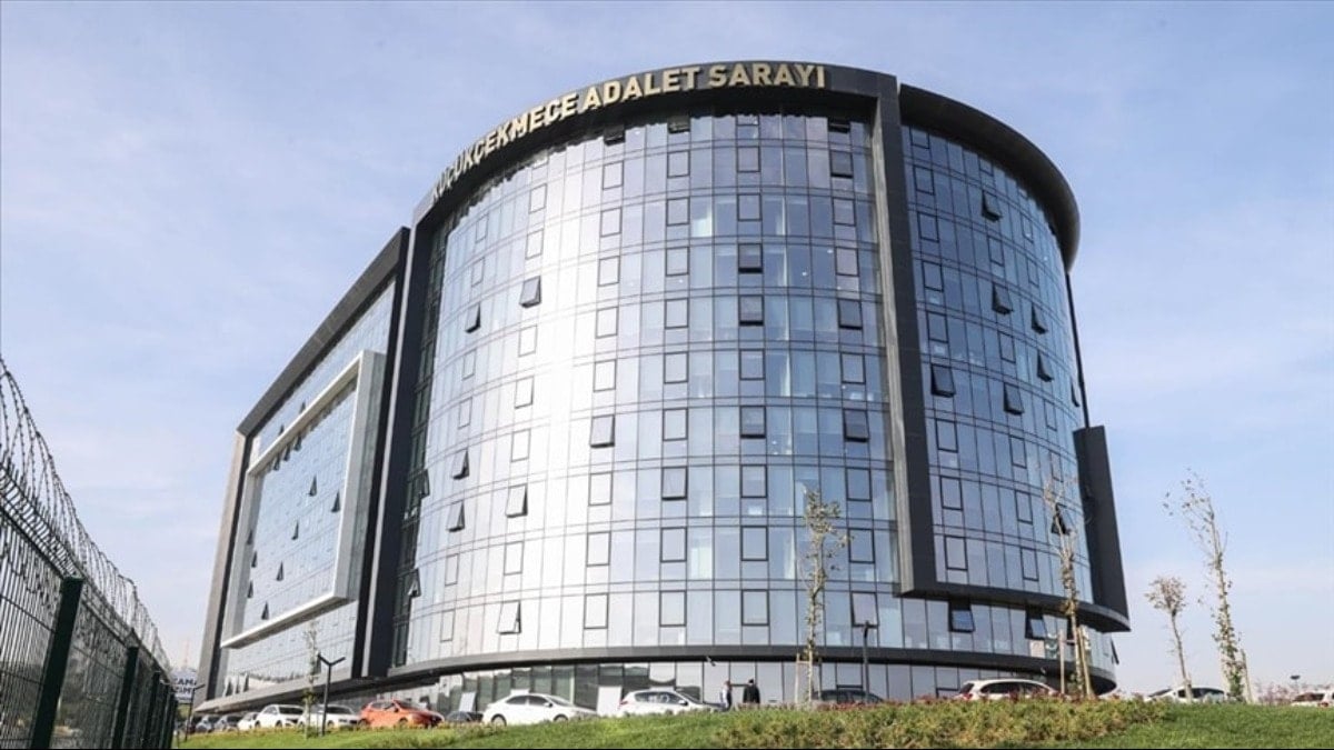 Adliye karıştı! Öfkeli avukat hakime saldırdı