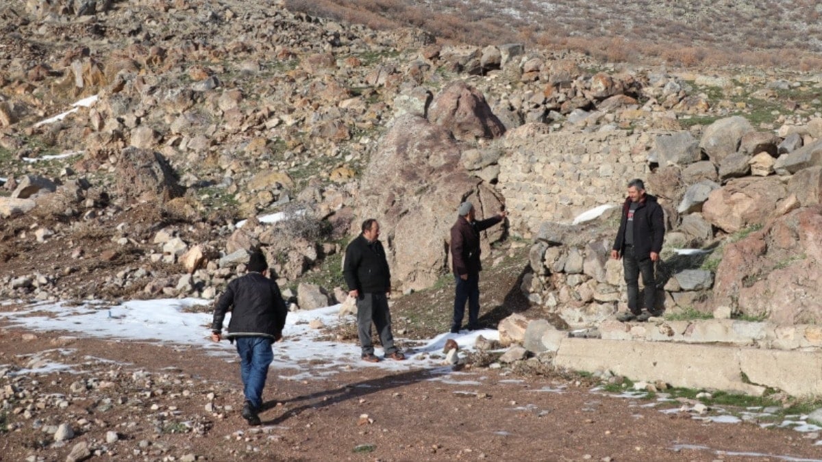 Apar topar köyü boşaltıp 37 yıl sonra geri döndüler: Gördükleri manzara tüm köyü kahretti