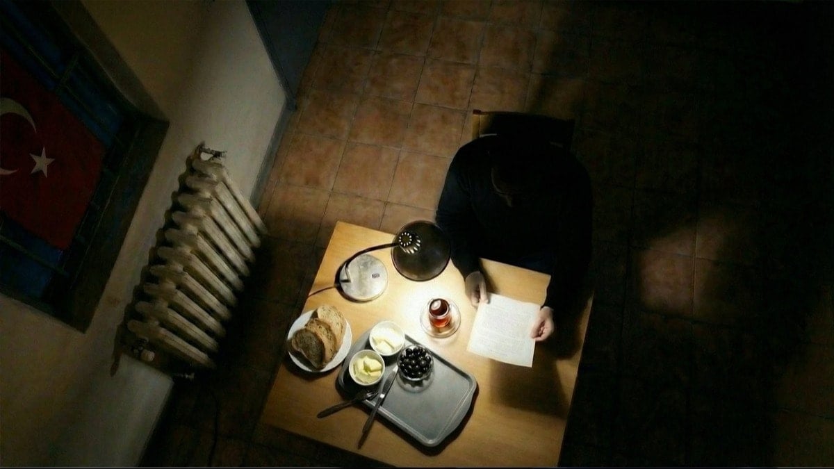 İmamoğlu’ndan sahur mesajı: Bu yıl tek başıma karşılayacağım ama bilin ki…