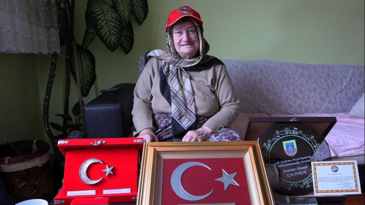 TSK'dan 'Hamide anne'ye vefa plaketi