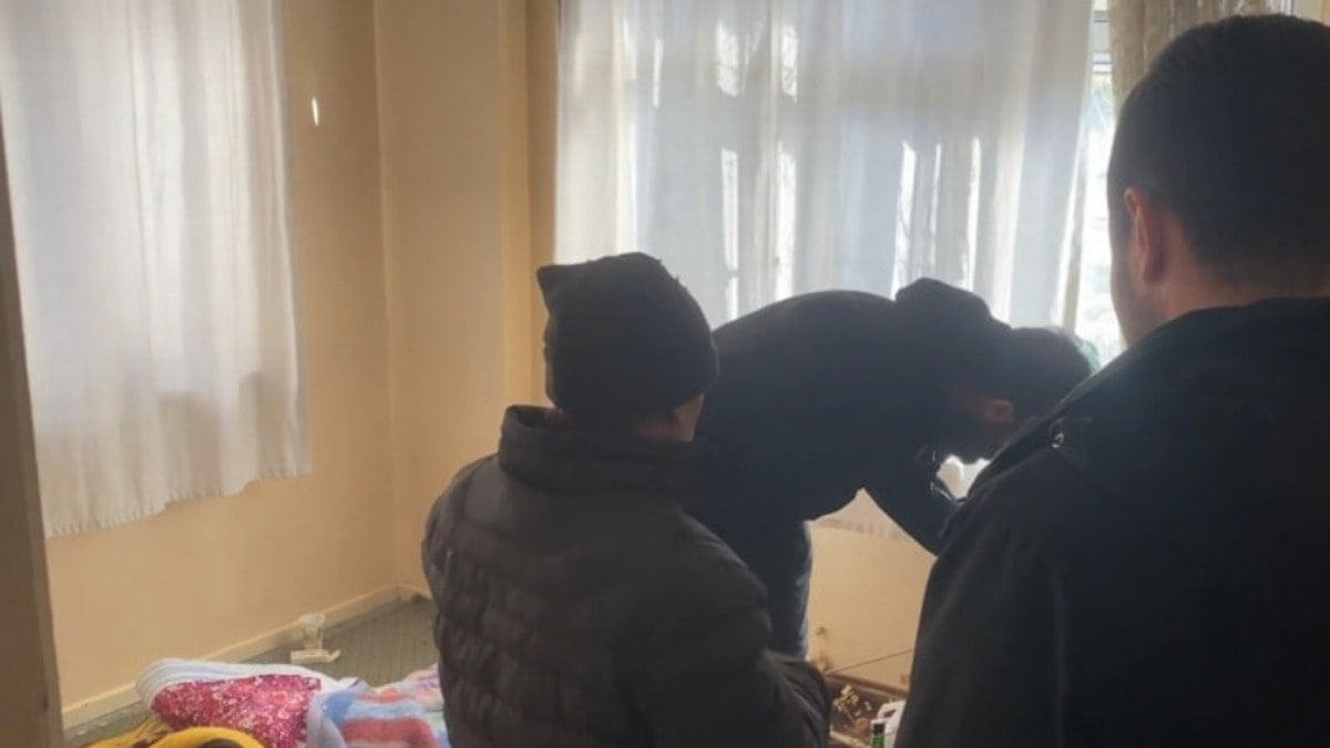 Cezaevinden çıktı, balkondan girdiği metruk ev başını derde soktu