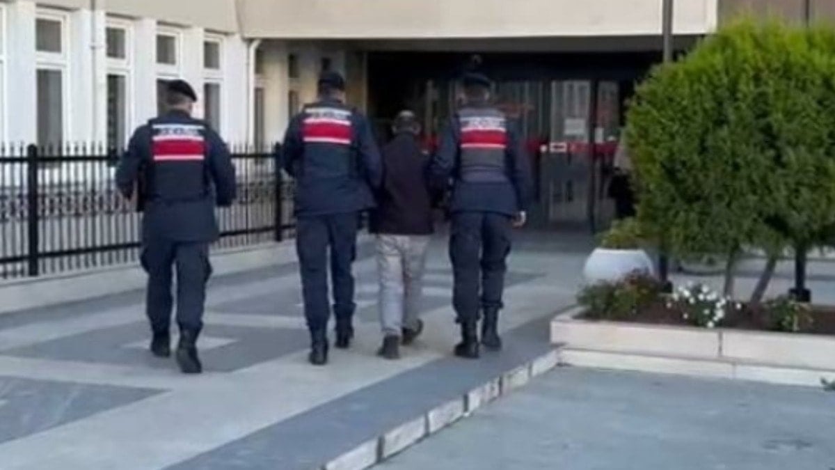 Aydın'da mide bulandıran olay: Çocukların müstehcen görüntülerini depolamış