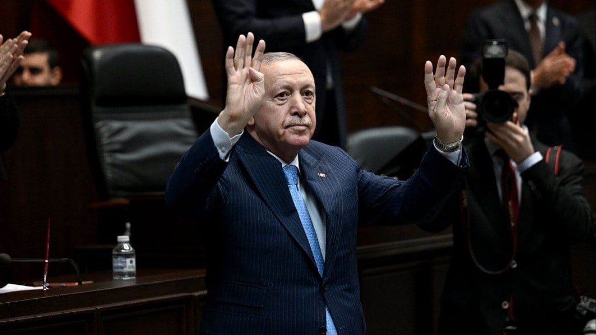 Erdoğan'dan iki milletvekiline konuşma yasağı 