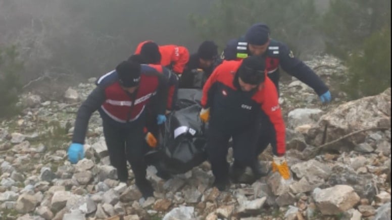Kuşadası'nda sır ölüm: Cesedi uçurumda bulundu