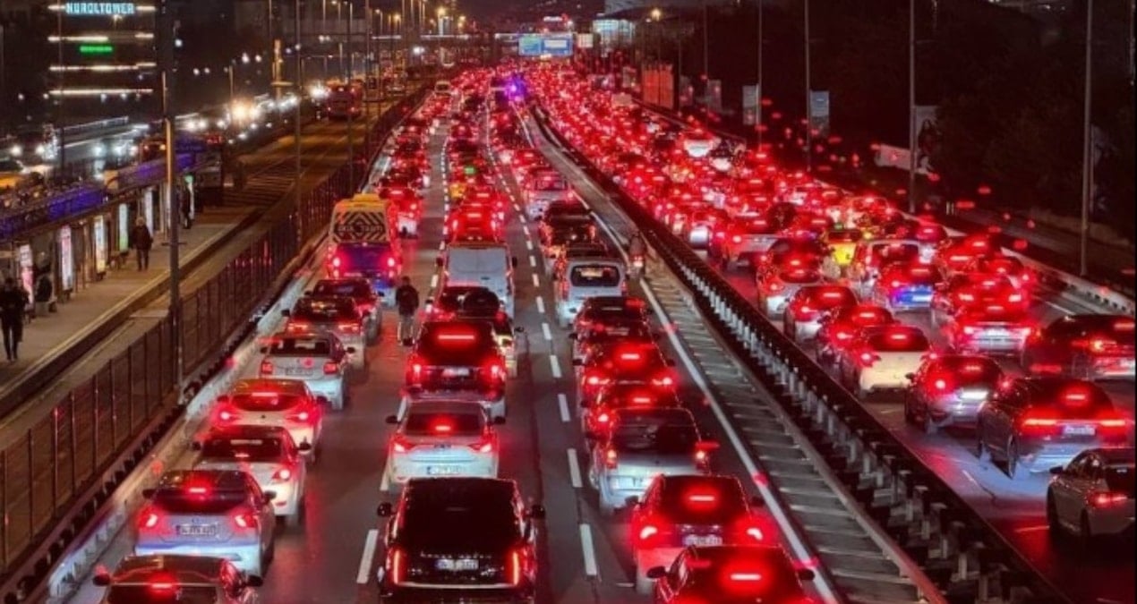 Bu fotoğraf bu akşam İstanbul'da çekildi