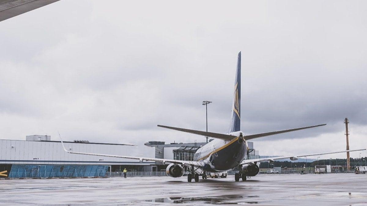 İstanbul'dan kalkan uçak iniş yapamadı, havada bekletildi