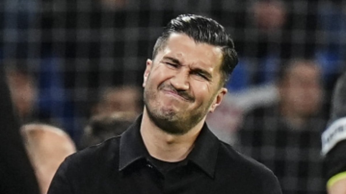 'Türk futbolu için çok değerli bir futbolcu, üzgünüm'