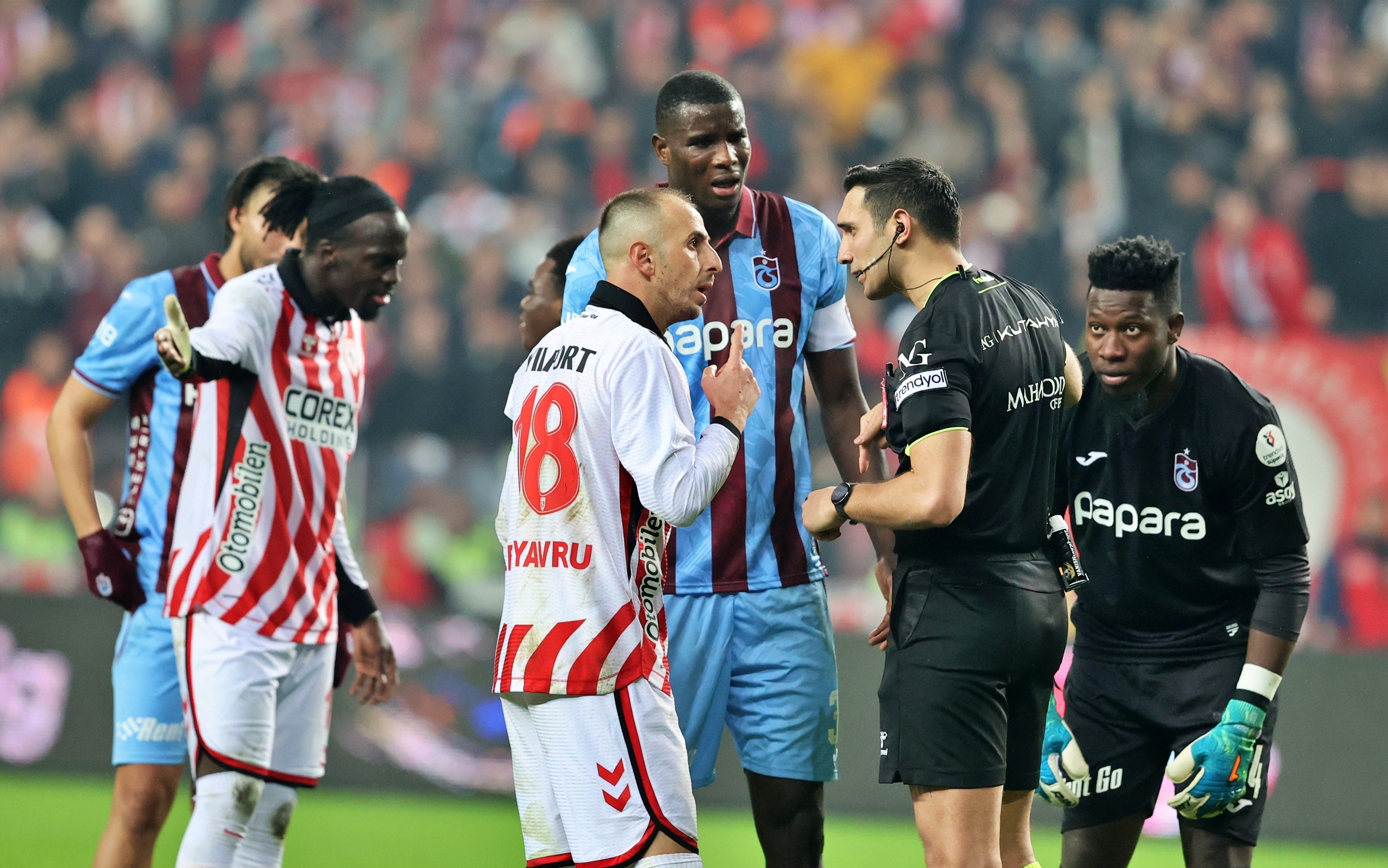 Samsunspor-Trabzonspor maçında üç gol iptal edildi