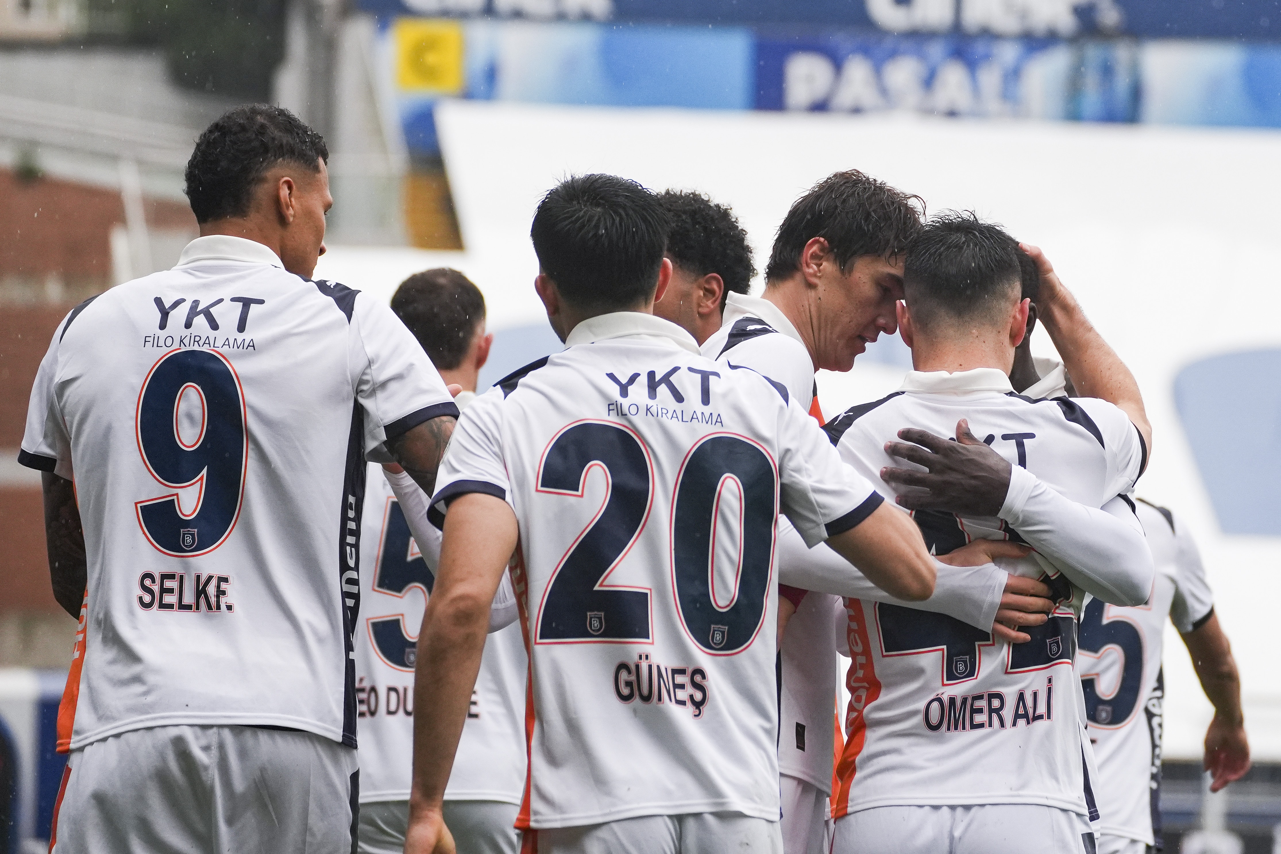 Başakşehir deplasmanda kazandı