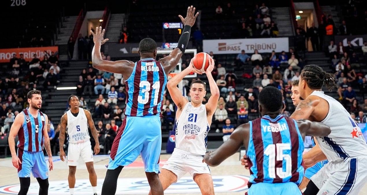 Anadolu Efes, Trabzonspor'un serisine son verdi