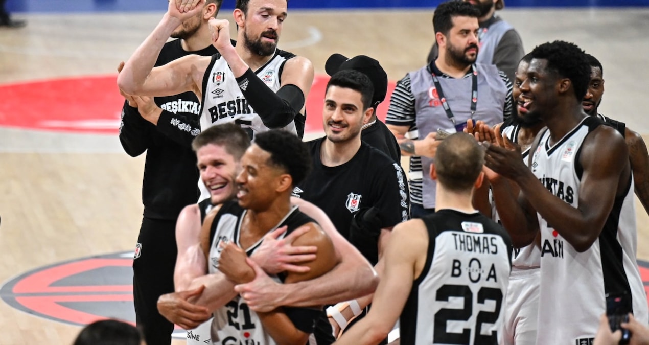 Beşiktaş, Anadolu Efes'i devirdi finale yükseldi