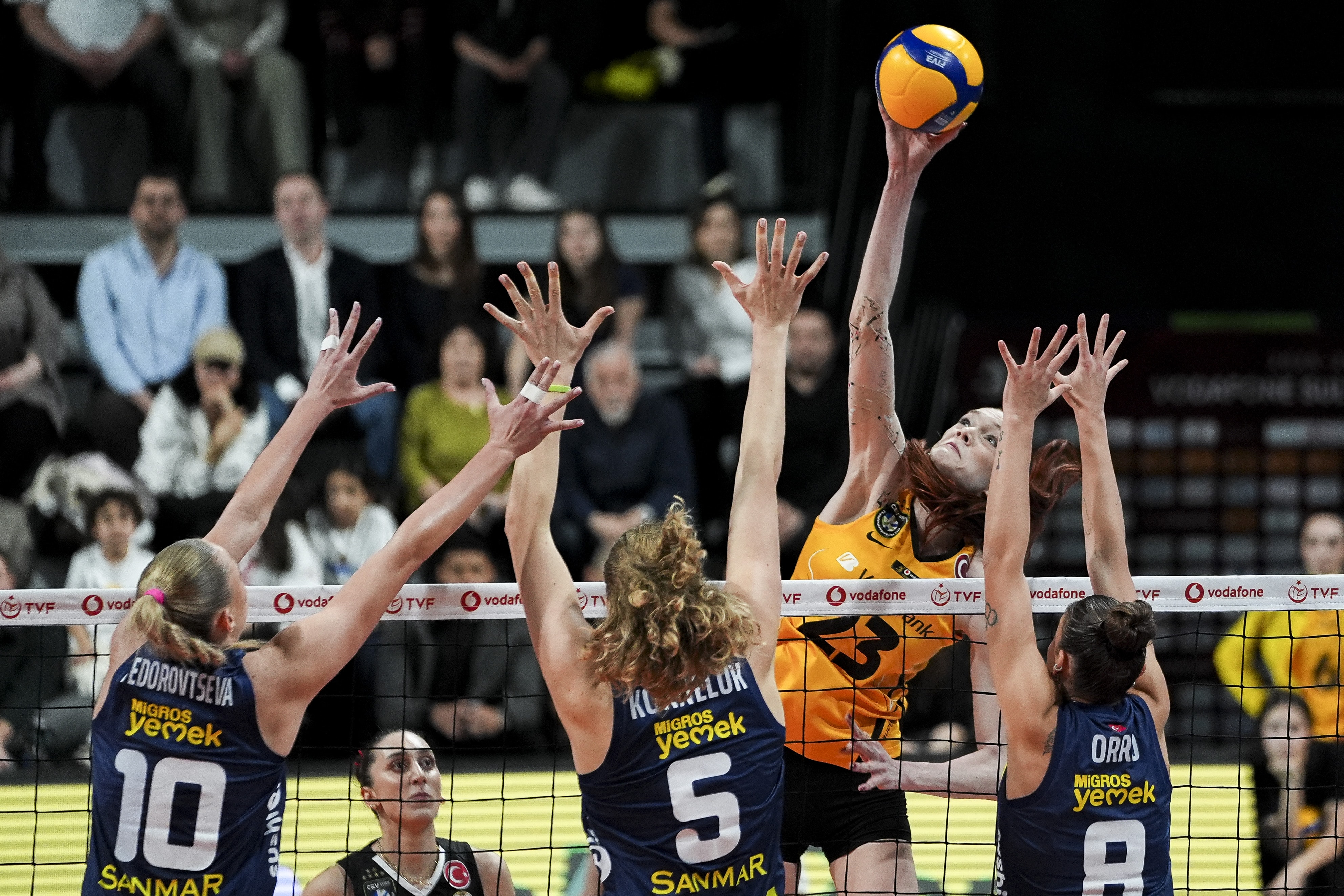 Dev maçta kazanan VakıfBank