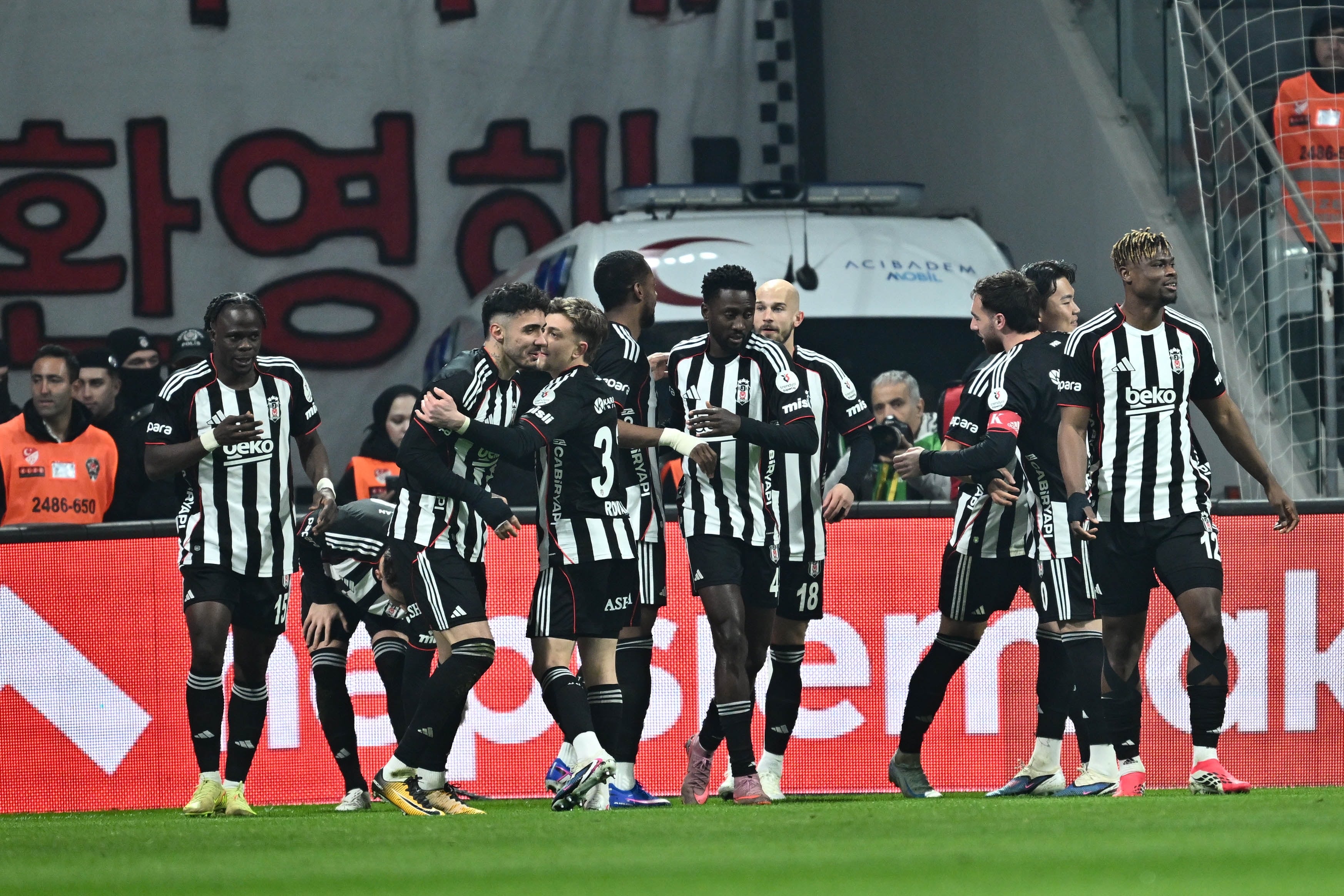 Beşiktaş'tan kritik maçta farklı galibiyet