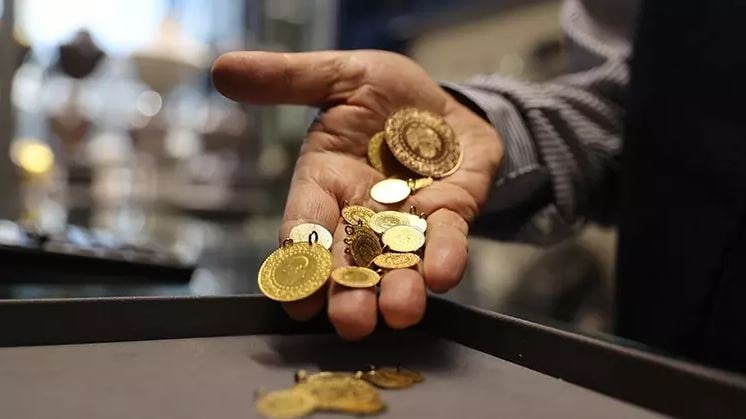 Türk tır şoförünün üstünden kilolarca altın çıktı! "Çiçek taşıyorum" diyerek Türkiye'ye sokacaktı