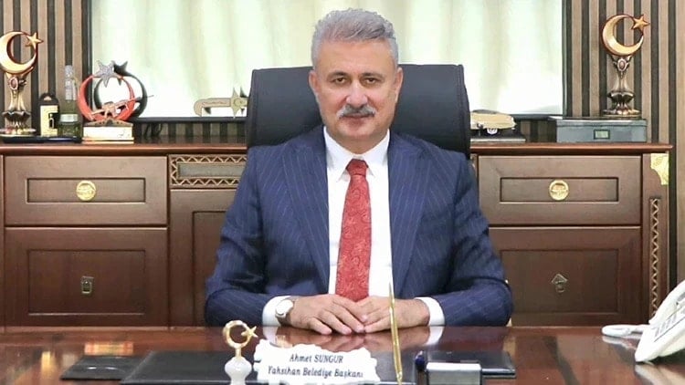 AKP'li başkanın da yargılandığı 'yolsuzluk' davasında tutuklu kalmadı; tüm sanıklara tahliye