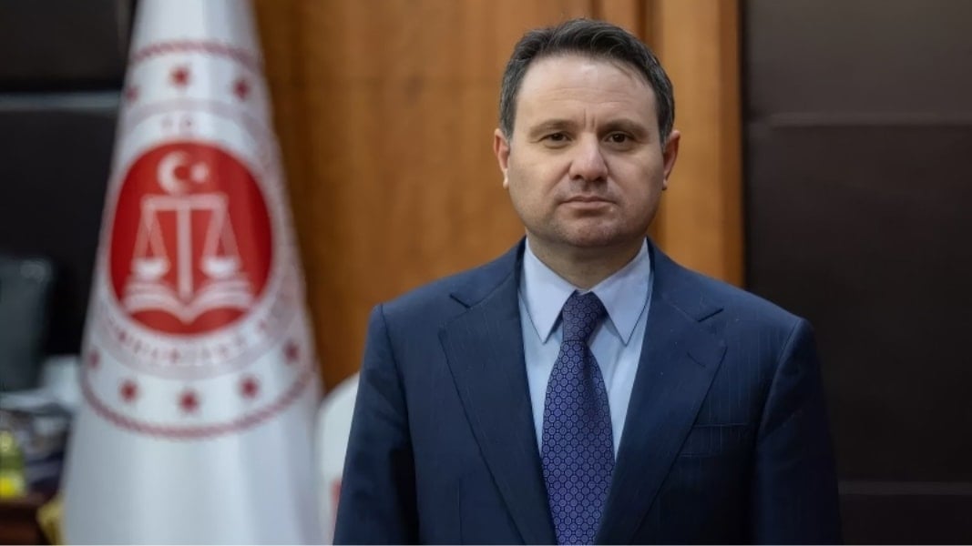 Akın Gürlek'ten ilk mesaj: 86 milyonun adalet bakanıyım'