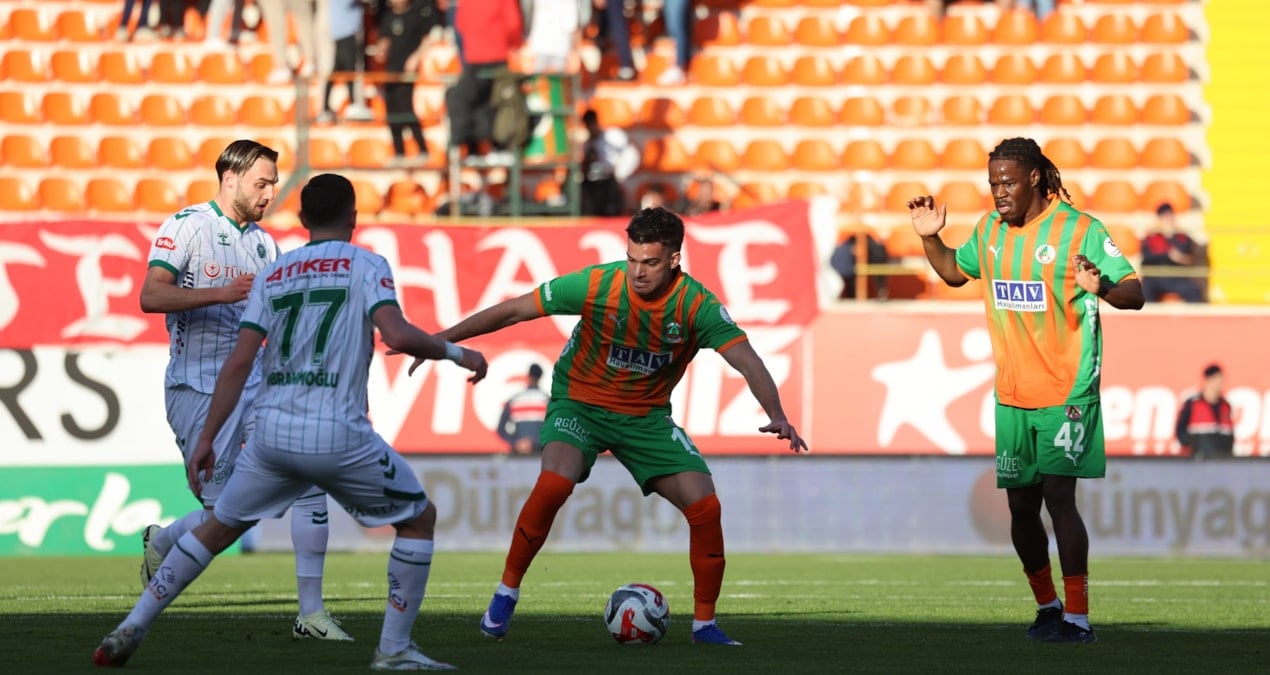 Alanyaspor evinde Konyaspor'u mağlup etti