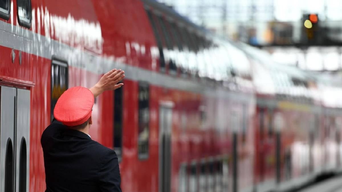 Almanya'da bilet kontrolünde dehşet: Türk görevli hayatını kaybetti