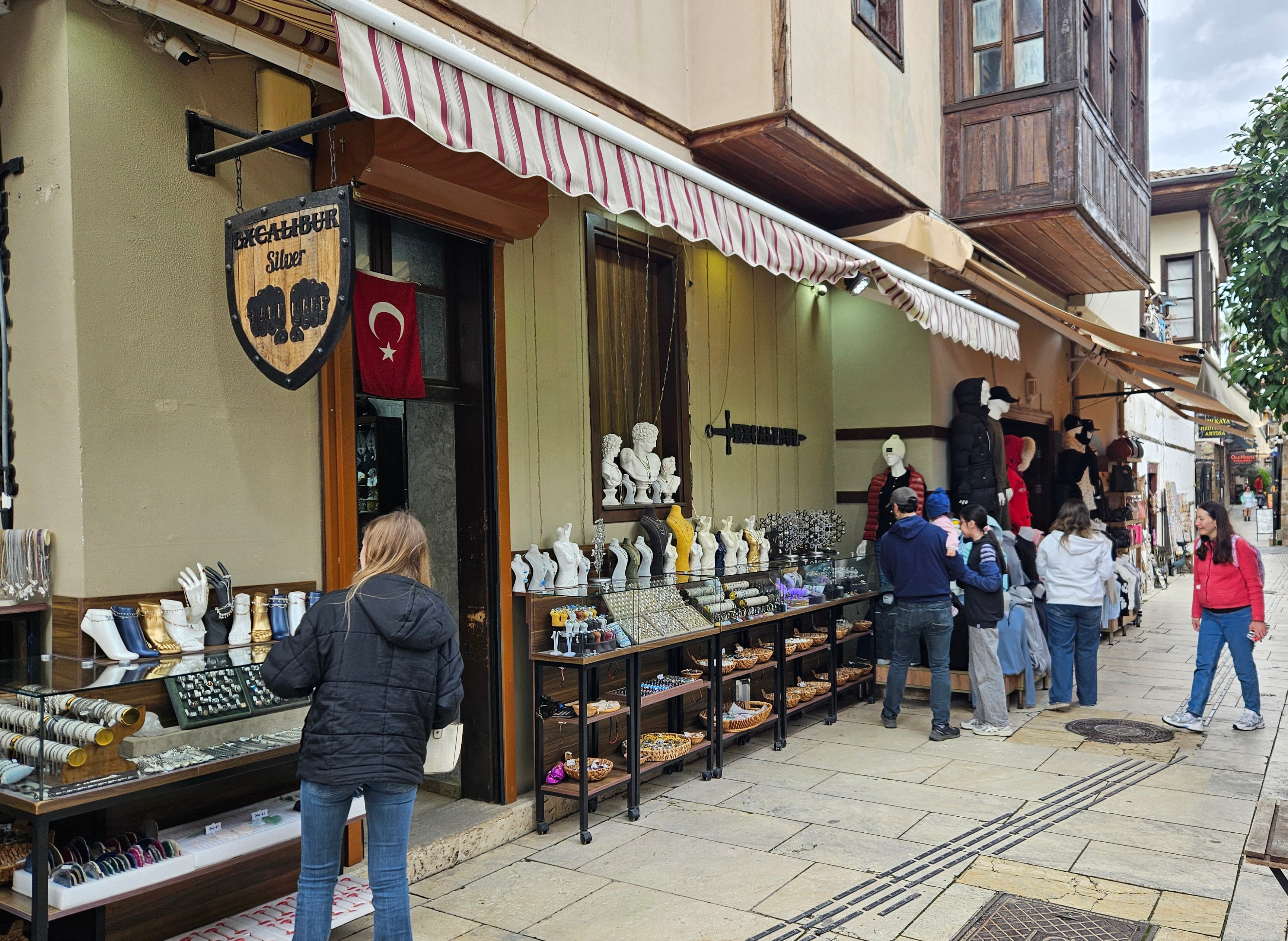 Tarihi Kaleiçi'nde 'tente' krizi