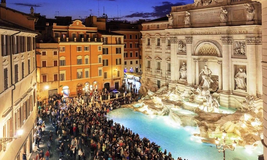 Para atılarak dua edilen çeşmeye girişler ücretli oldu! Türkler akın akın gidiyordu