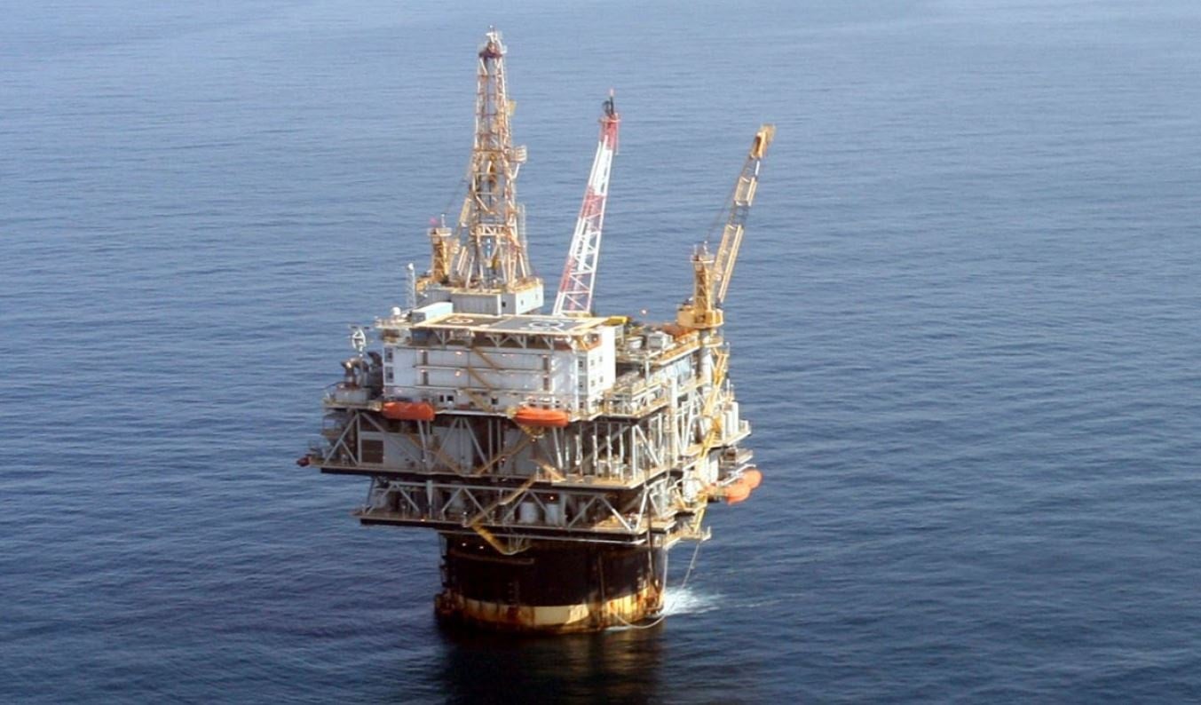 Komşu ülke dibimizdeki adaya gemilerle geliyor: Karış karış arama yapacak