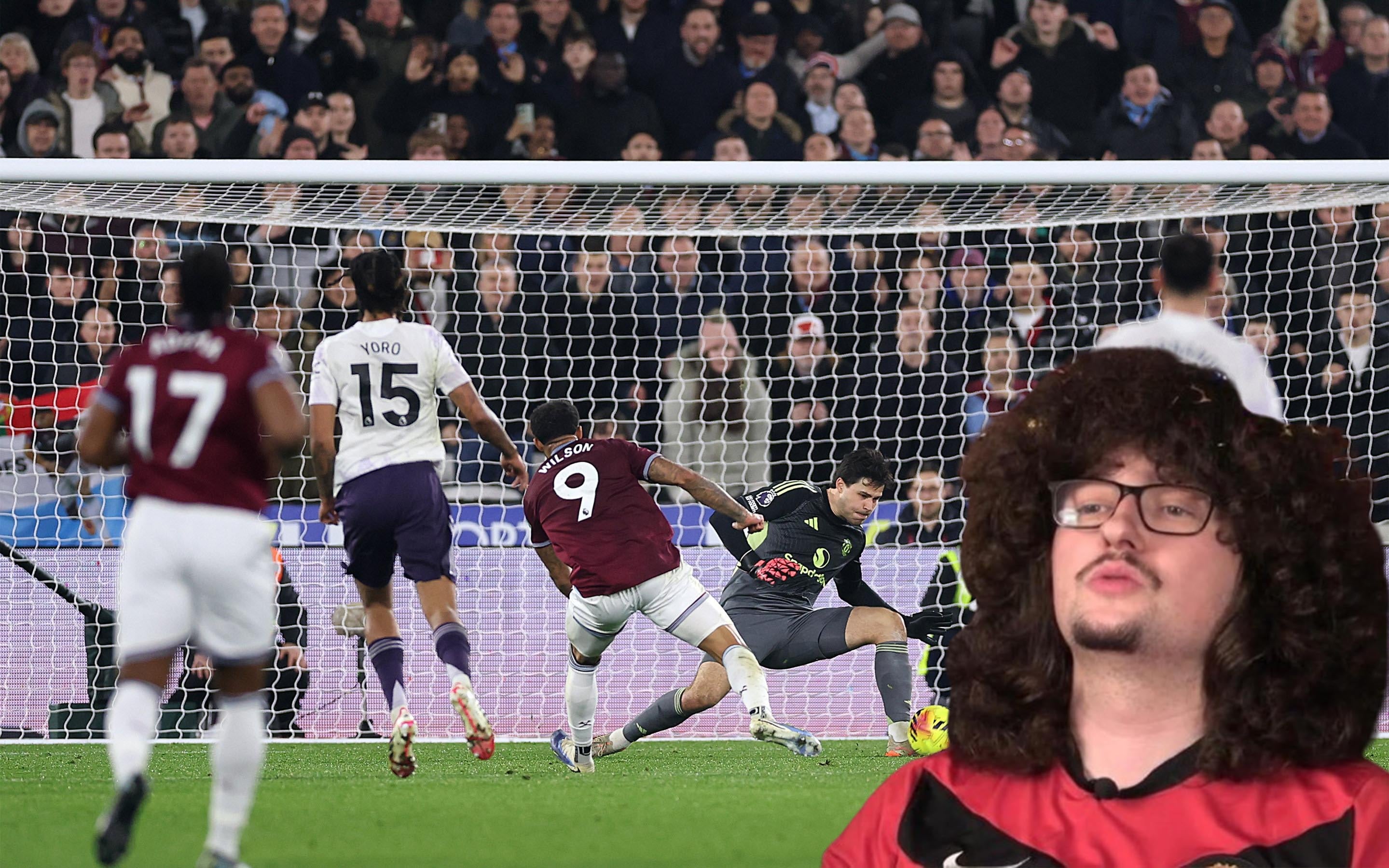 ManU bir gol daha atabilse berber koltuğuna oturacaktı ama..