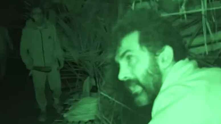 Survivor'da büyük kavga! Murat Arkın, Bayhan'a pala fırlattı... 'Ağzını bozma'
