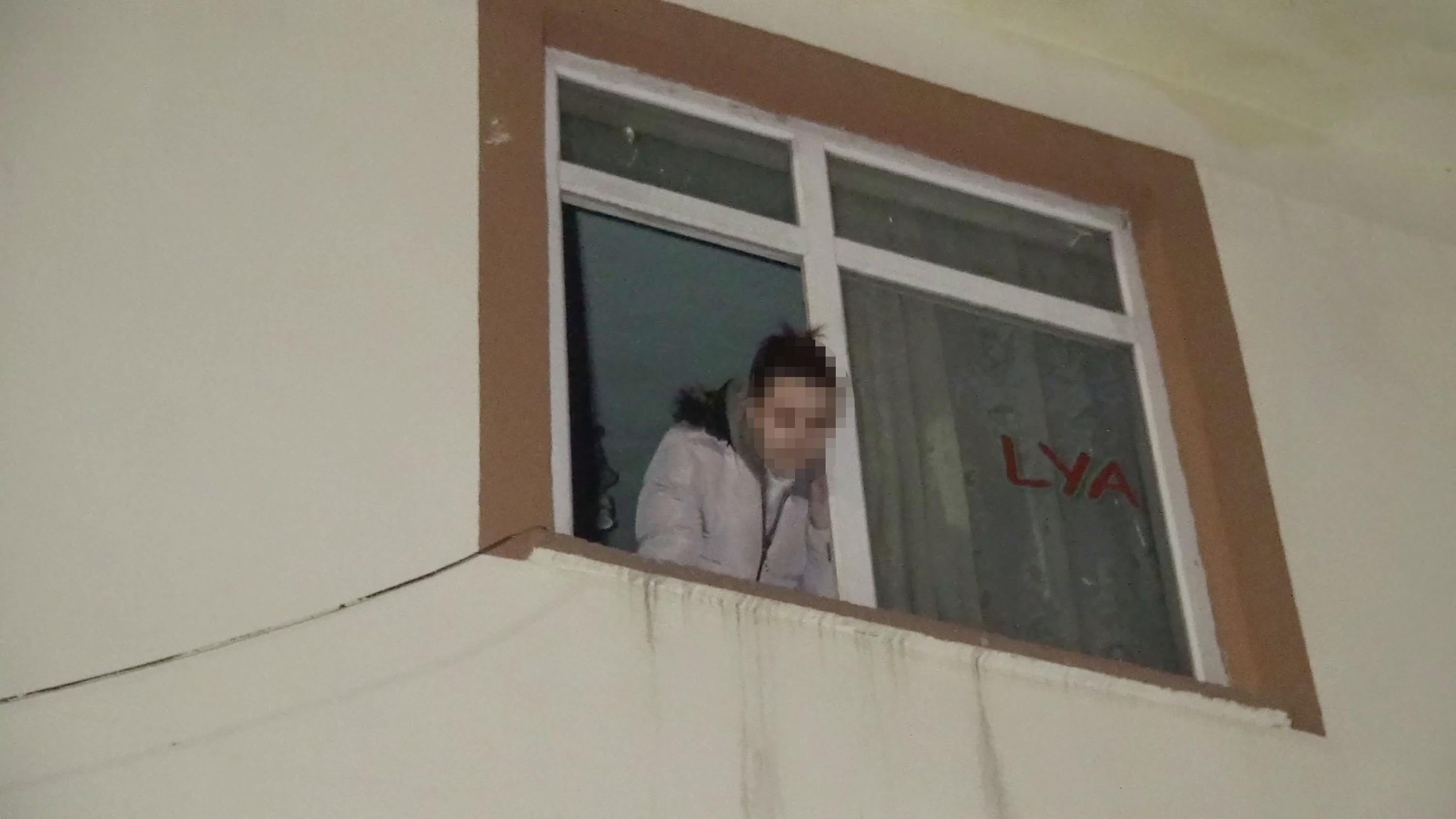 Evde zorla tutulan kadın ekiplerce kurtarıldı