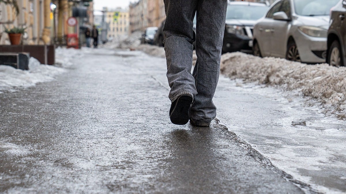 Kum veya tuz değil: Buz ve karı eritmenin en etkili yöntemi ortay açıktı