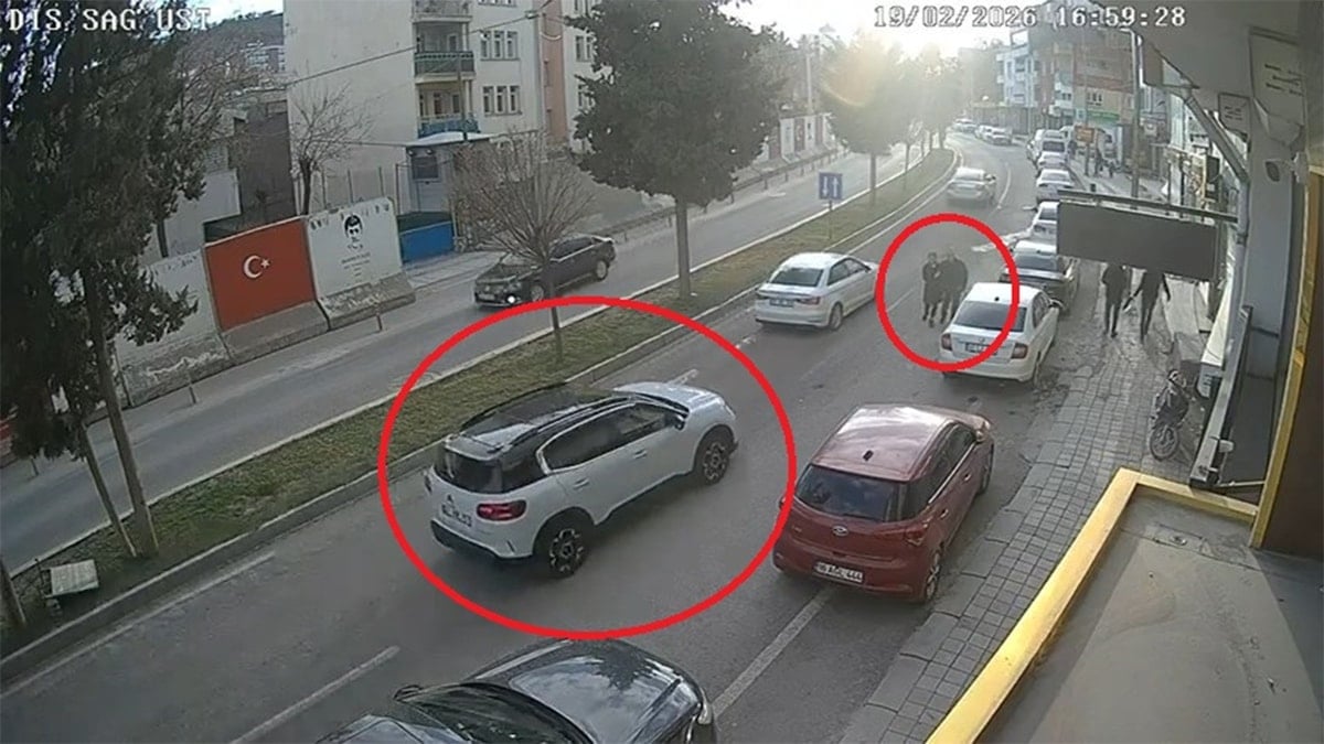 Öğretmene aracın çarptığı anlar kamerada